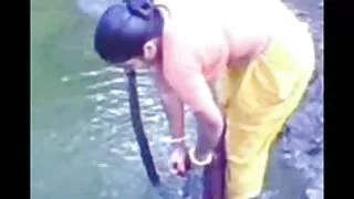 कडा मान्छे संग प्रतिष्ठा गडबड कडा छिमेकीलाई
