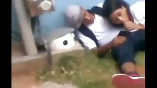 केटी संग ठूलो गधा मा बस््छ एक काला डिल्डो