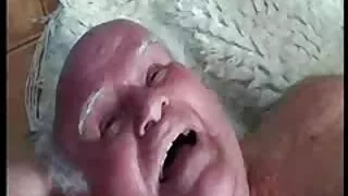डिल्डो संग पूल द्वारा ईश्वरीय श्यामला