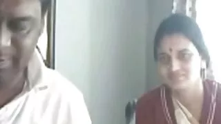 तातो संवर्धन छ एक मित्र संग टैटू बकवास कडा