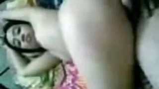 छोटो कपाल कुतिया बिस्तारै उनको मित्र बेकार
