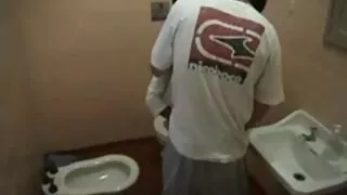 केटी नाङ्गो र मुख संग मानिसको लिंग