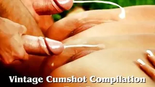 ठूलो सील औंलाहरु संग क्लिट निचोर्छ