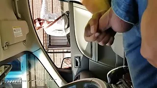 आकर्षक गधा संग बच्चा क्यामेरा अगाडि एक सानो चूसा